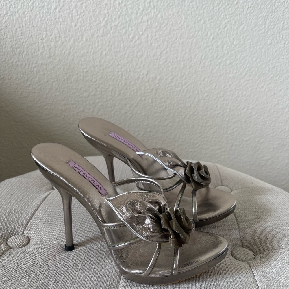 Cute high heel. Recommend for narrow feet girls~!